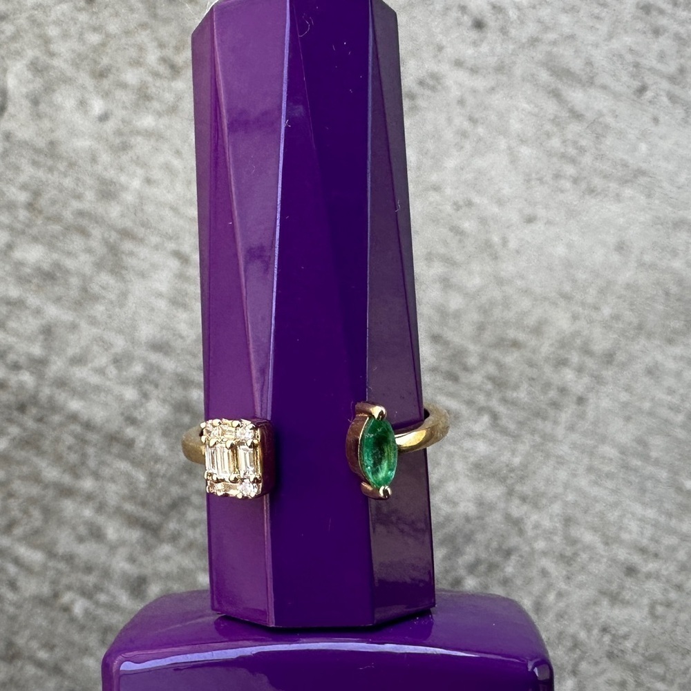 New 14K Gold Ring with Emerald and Diamonds Size 7 - Picture 3 of 11